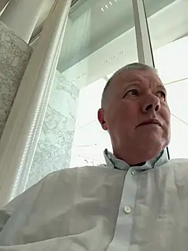 Snapshot of cumboy chatting on 12.31.24 cumboy online show from 12.31.24