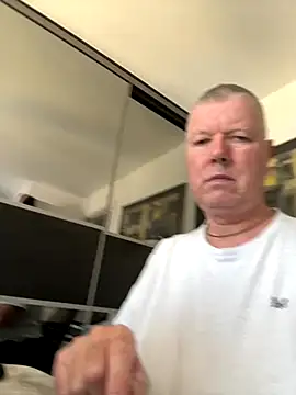 Snapshot of cumboy chatting on 09.22.25 cumboy online show from 09.22.25