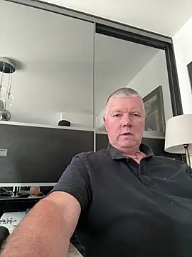 Snapshot of cumboy chatting on 10.06.25 cumboy online show from 10.06.25