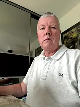 Snapshot of cumboy chatting on 10.10.25 cumboy online show from 10.10.25