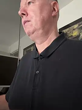 Snapshot of cumboy chatting on 12.01.25 cumboy online show from 12.01.25