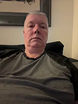 Snapshot of cumboy chatting on 12.15.25 cumboy online show from 12.15.25