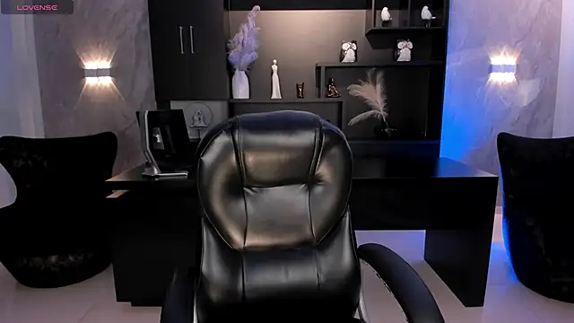 Snapshot of SabrinaMontclair chatting on 06.21.26 SabrinaMontclair online show from 06.21.26