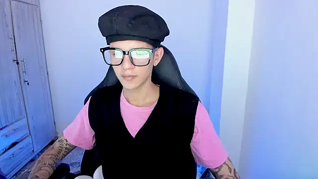 Snapshot of tylerrnova chatting on 07.05.26 tylerrnova online show from 07.05.26