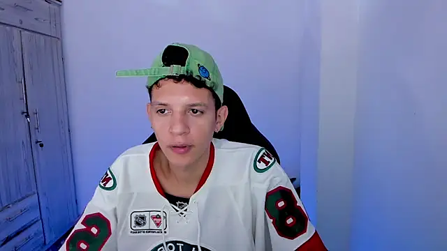 Snapshot of tylerrnova chatting on 07.16.26 tylerrnova online show from 07.16.26
