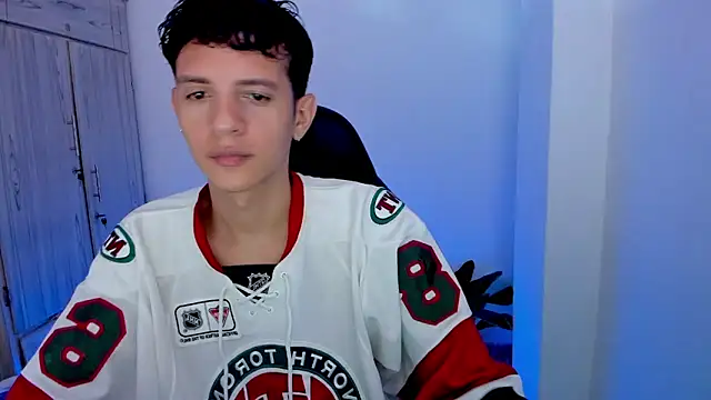 Snapshot of tylerrnova chatting on 07.18.26 tylerrnova online show from 07.18.26