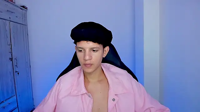 Snapshot of tylerrnova chatting on 07.19.26 tylerrnova online show from 07.19.26