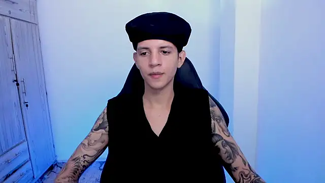 Snapshot of tylerrnova chatting on 07.23.26 tylerrnova online show from 07.23.26