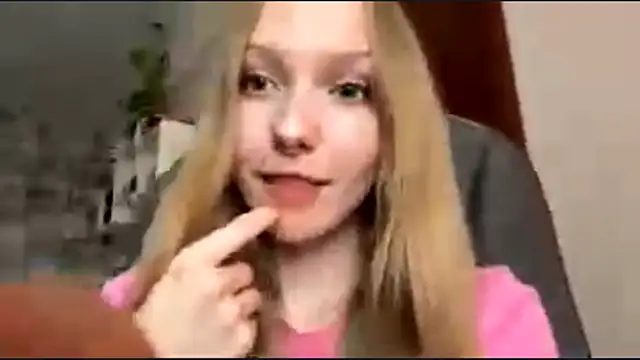 Snapshot of BivalentFalloff chatting on 07.16.26 BivalentFalloff online show from 07.16.26