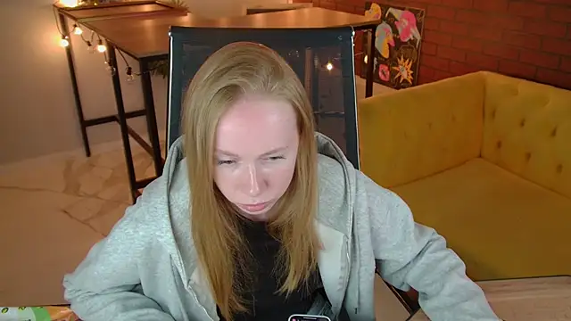 Snapshot of BellaRosewood chatting on 06.28.26 BellaRosewood online show from 06.28.26