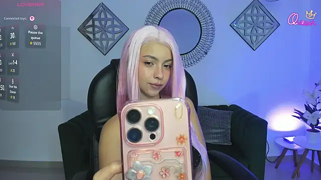 Snapshot of Honeyy_Taylor chatting on 07.23.26 Honeyy Taylor online show from 07.23.26