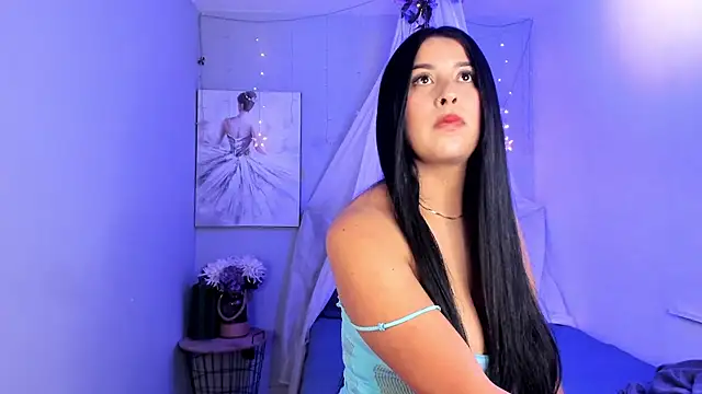 Snapshot of danaee_shy chatting on 06.18.26 danaee shy online show from 06.18.26