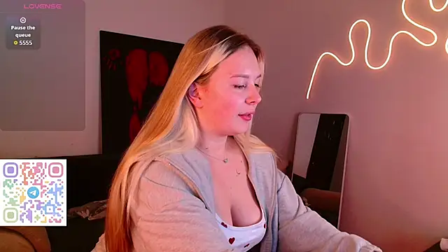 Snapshot of bellablanche chatting on 07.23.26 bellablanche online show from 07.23.26
