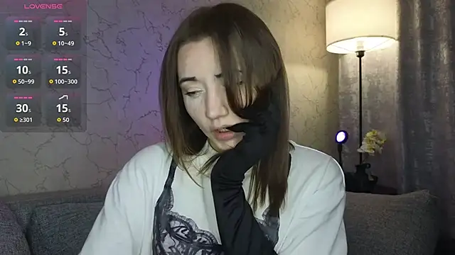 Snapshot of JohnsieNovitske chatting on 06.19.26 JohnsieNovitske online show from 06.19.26