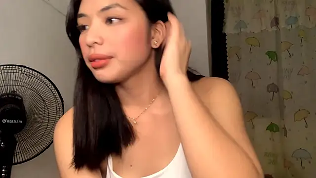 Snapshot of Hazelanne chatting on 07.25.26 Hazelanne online show from 07.25.26