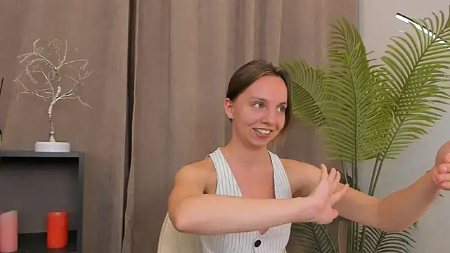 Snapshot of JenPerney chatting on 06.21.26 JenPerney online show from 06.21.26
