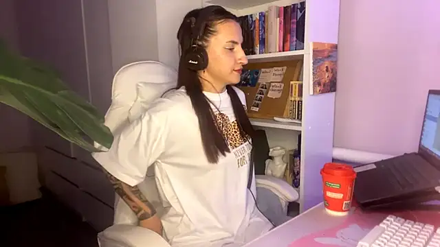 Snapshot of Monica_Cutersseys chatting on 06.19.26 Monica Cutersseys online show from 06.19.26