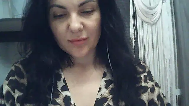 Snapshot of Camilynbi chatting on 06.29.26 Camilynbi online show from 06.29.26