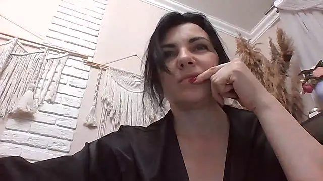 Snapshot of Camilynbi chatting on 07.14.26 Camilynbi online show from 07.14.26