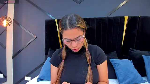 Snapshot of esther_xo chatting on 07.01.26 esther xo online show from 07.01.26