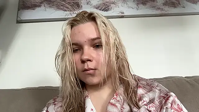 Snapshot of Laveliari chatting on 06.20.26 Laveliari online show from 06.20.26