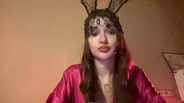 Snapshot of Nolenne chatting on 07.28.26 Nolenne online show from 07.28.26
