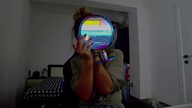 DedeSibel online show from 12.14.25