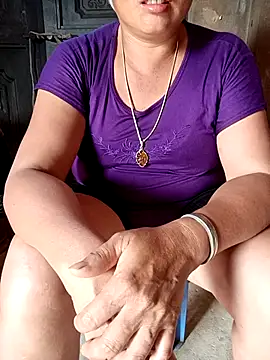 Snapshot of NyloveSquirt chatting on 06.27.26 NyloveSquirt online show from 06.27.26