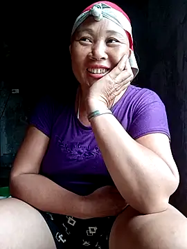 Snapshot of NyloveSquirt chatting on 07.28.26 NyloveSquirt online show from 07.28.26