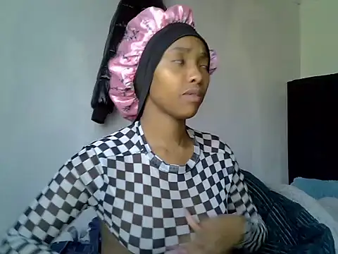 Snapshot of pretty_jaz chatting on 06.23.26 pretty jaz online show from 06.23.26