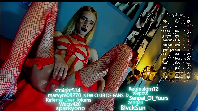 Snapshot of love_amor_ chatting on 12.24.24 love amor online show from 12.24.24