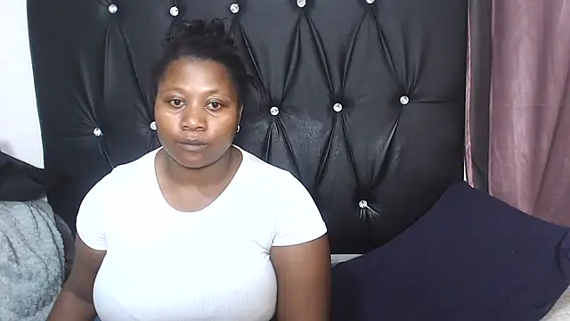 Snapshot of Cleo_Ice-Queen chatting on 07.12.26 Cleo Ice-Queen online show from 07.12.26