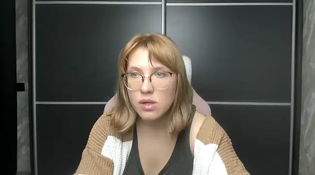 Reginasmilee online show from 02.07.25