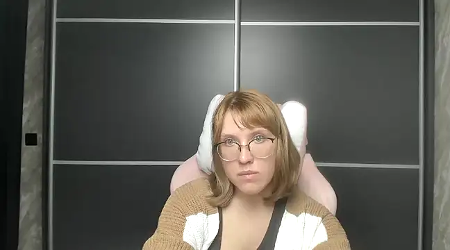 Reginasmilee online show from 02.08.25