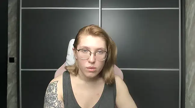 Reginasmilee online show from 02.09.25