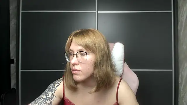 Reginasmilee online show from 02.10.25