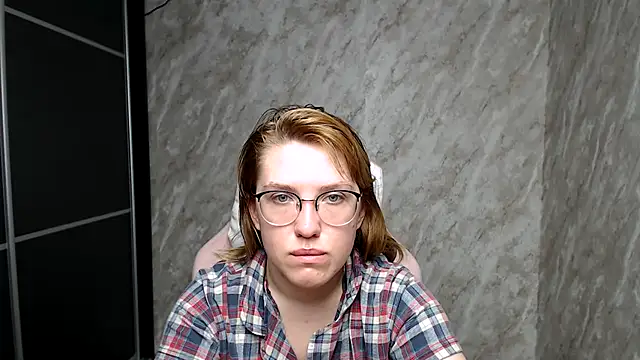 Reginasmilee online show from 03.08.25