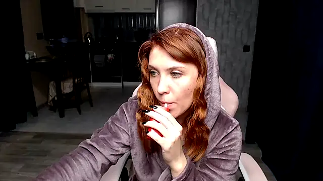 Reginasmilee online show from 10.02.25