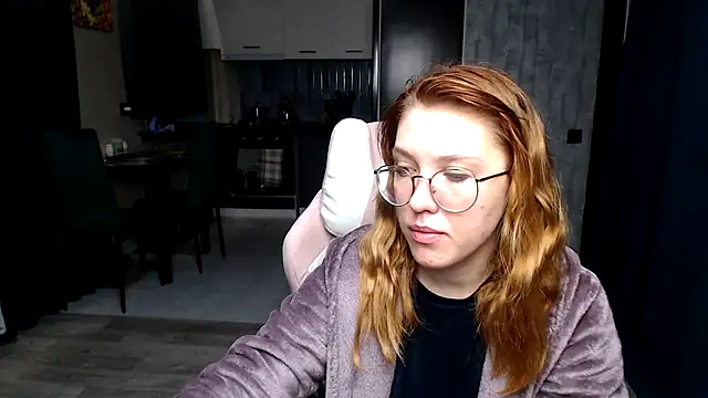 Reginasmilee online show from 11.03.25