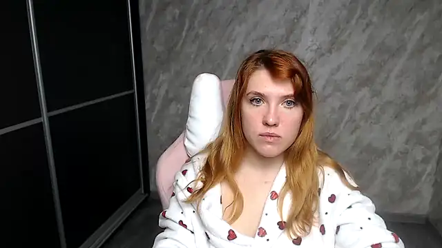 Snapshot of Reginasmilee chatting on 01.16.26 Reginasmilee online show from 01.16.26