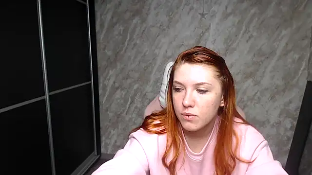 Snapshot of Reginasmilee chatting on 02.09.26 Reginasmilee online show from 02.09.26