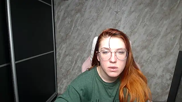 Snapshot of Reginasmilee chatting on 02.11.26 Reginasmilee online show from 02.11.26