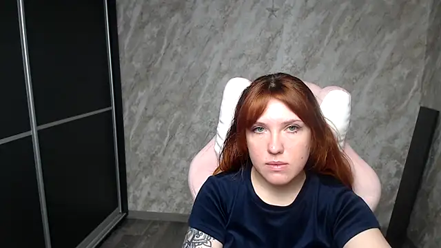 Snapshot of Reginasmilee chatting on 02.19.26 Reginasmilee online show from 02.19.26