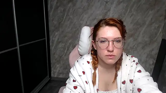 Snapshot of Reginasmilee chatting on 02.21.26 Reginasmilee online show from 02.21.26