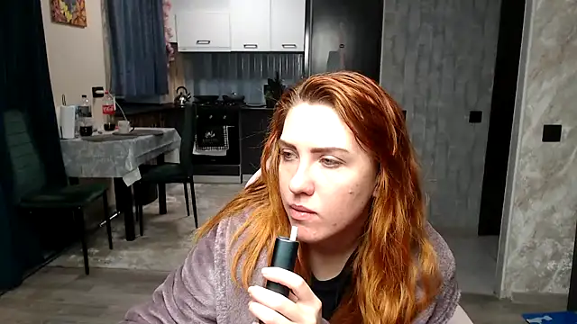 Snapshot of Reginasmilee chatting on 04.24.26 Reginasmilee online show from 04.24.26