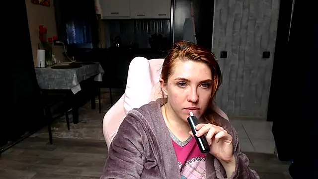 Snapshot of Reginasmilee chatting on 04.29.26 Reginasmilee online show from 04.29.26
