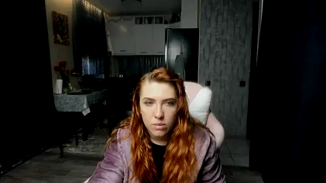 Snapshot of Reginasmilee chatting on 04.30.26 Reginasmilee online show from 04.30.26