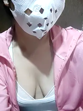 Snapshot of Hiha-nn chatting on 06.24.26 Hiha-nn online show from 06.24.26