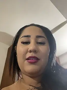 Snapshot of Valentina_Tilly chatting on 06.24.26 Valentina Tilly online show from 06.24.26