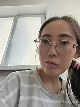 djuliwhite online show from 06.26.26